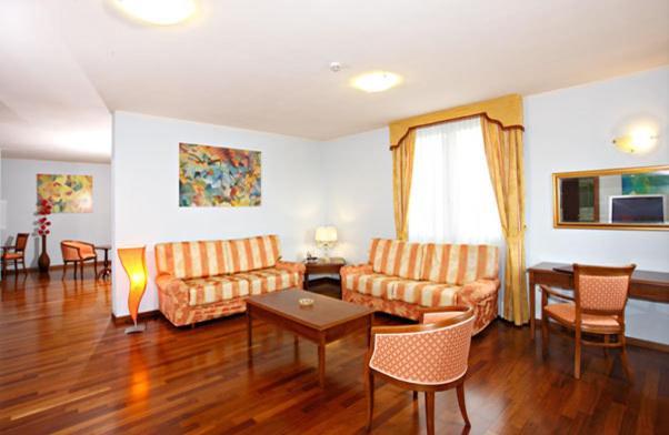 Hotel Gabarda كابري المظهر الخارجي الصورة